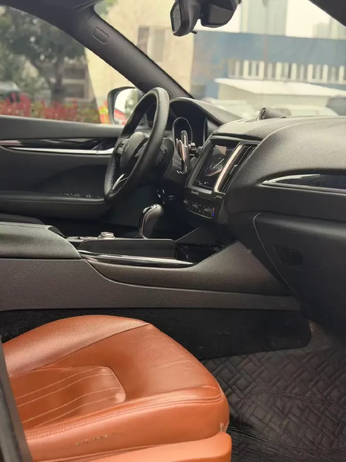 2018 Maserati Levante 3.0T 350HP V6 8AT,autocango,china used car exporter,china ev exporter,chinese used car exporter,chinese used ev exporter