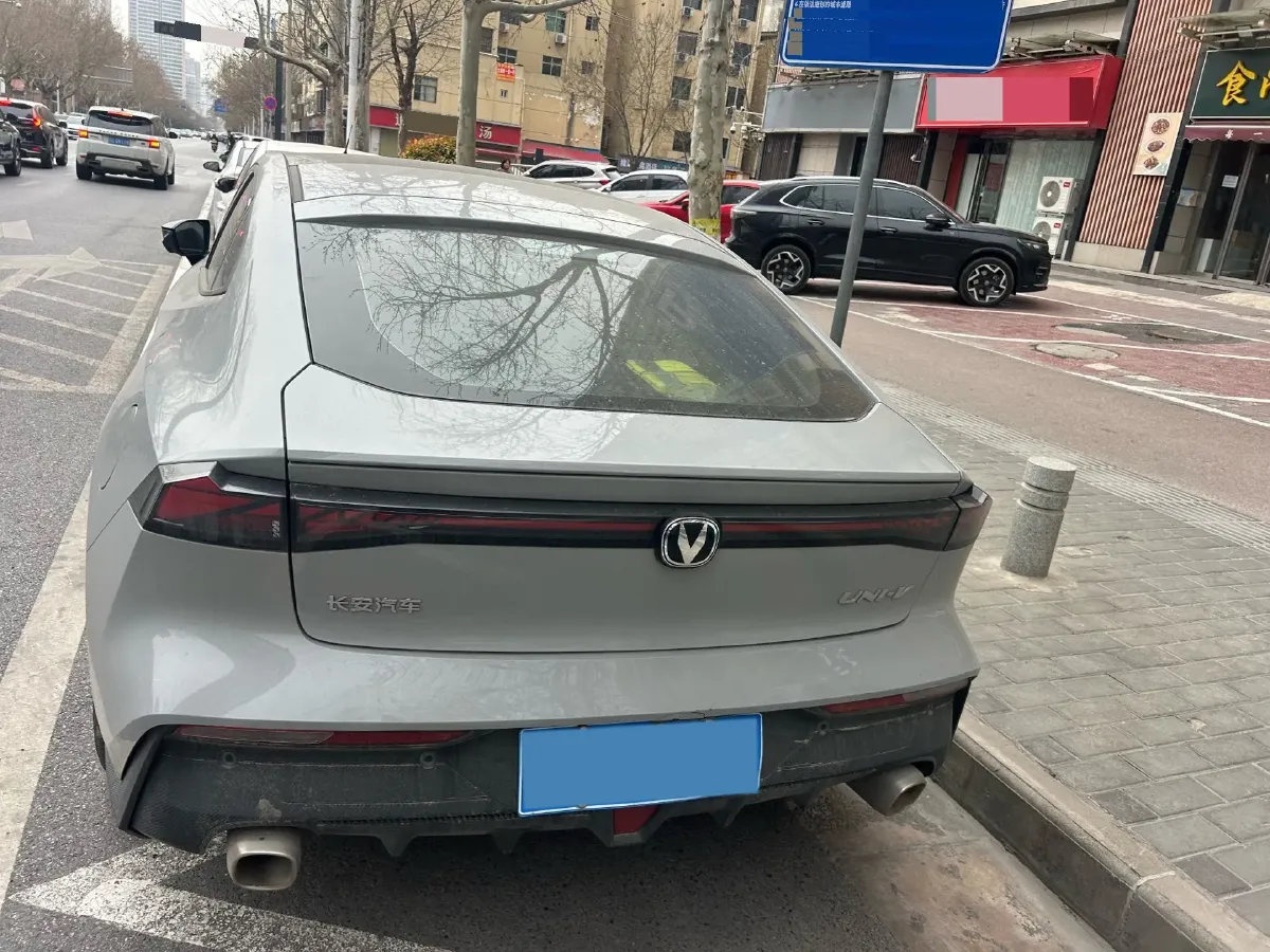 2023 ChangAn UNI-V 1.5T 188HP L4 7DCT,autocango,china used car exporter,china ev exporter,chinese used car exporter,chinese used ev exporter
