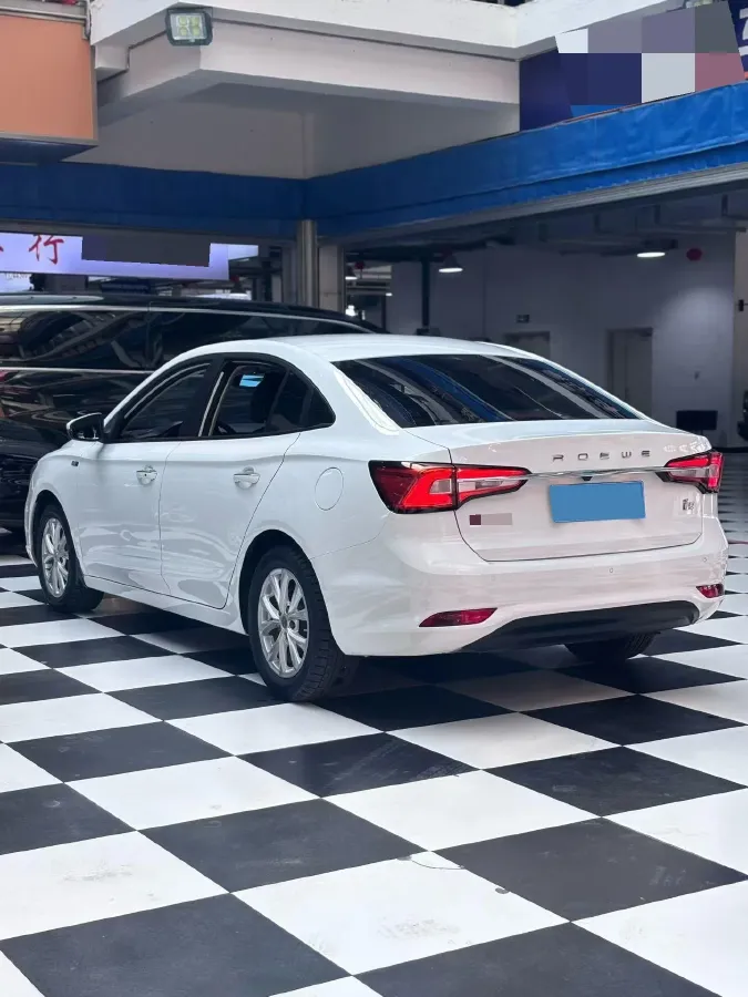 2020 Roewe i5 1.5L 120HP L4 CVT,autocango,china used car exporter,china ev exporter,chinese used car exporter,chinese used ev exporter