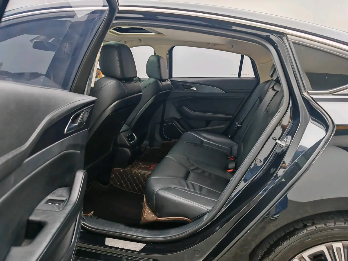 2022 HongQi H5 1.5T 169HP L4 7DCT,autocango,china used car exporter,china ev exporter,chinese used car exporter,chinese used ev exporter