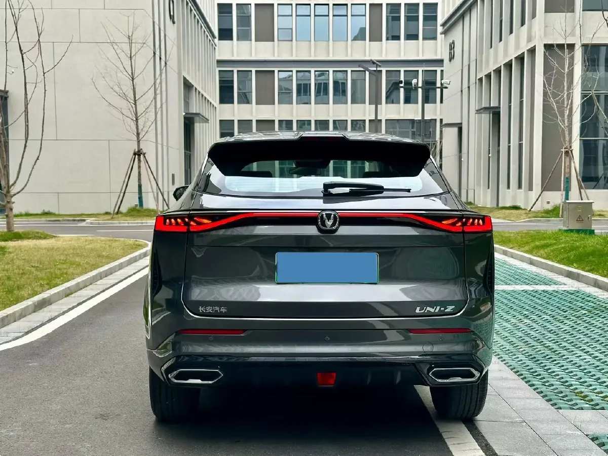 2025 ChangAn UNI-Z 1.5L 98HP L4 E-CVT PHEV,autocango,china used car exporter,china ev exporter,chinese used car exporter,chinese used ev exporter