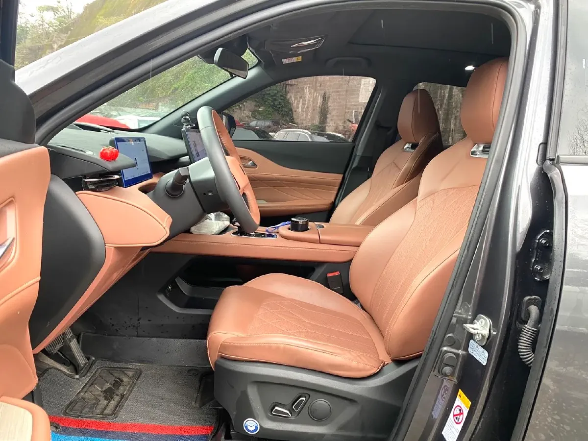 2024 ChangAn UNI-Z 1.5L 98HP L4 E-CVT PHEV 18.4KWH,autocango,china used car exporter,china ev exporter,chinese used car exporter,chinese used ev exporter