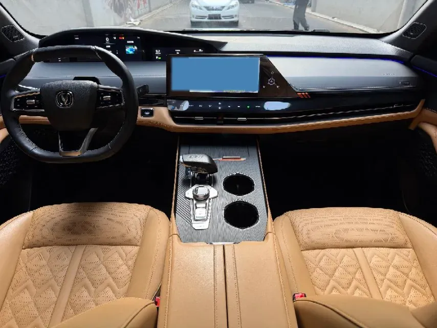 2021 ChangAn UNI-K 2.0T 233HP L4 8AT,autocango,china used car exporter,china ev exporter,chinese used car exporter,chinese used ev exporter