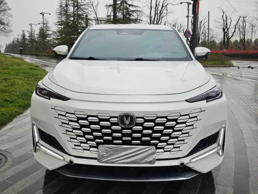2021 ChangAn UNI-K 2.0T 233HP L4 8AT,autocango,china used car exporter,china ev exporter,chinese used car exporter,chinese used ev exporter