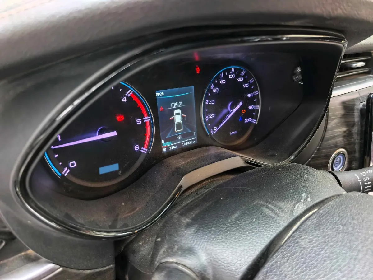 2022 Dongfeng RuiQi 7 2.3T 166HP L4 6MT,autocango,china used car exporter,china ev exporter,chinese used car exporter,chinese used ev exporter