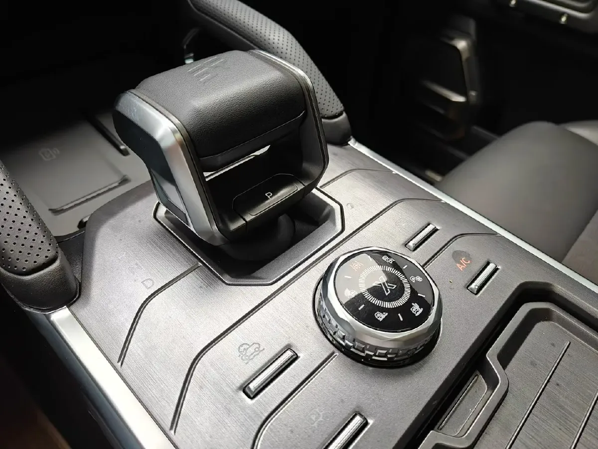 2023 Jetour Traveller 2.0T 254HP L4 7DCT,autocango,china used car exporter,china ev exporter,chinese used car exporter,chinese used ev exporter