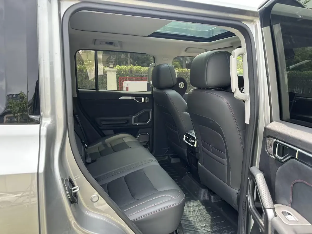 2024 Jetour Traveller 2.0T 254HP L4 7DCT,autocango,china used car exporter,china ev exporter,chinese used car exporter,chinese used ev exporter