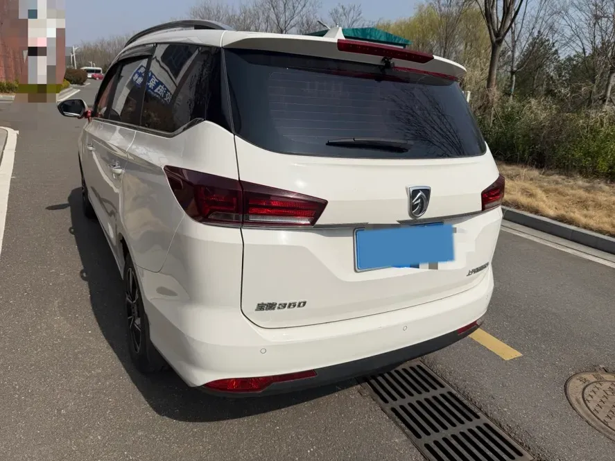 2018 BaoJun 360 1.5L 112HP L4 6MT,autocango,china used car exporter,china ev exporter,chinese used car exporter,chinese used ev exporter
