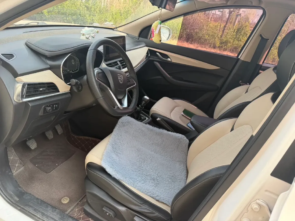 2018 BaoJun 360 1.5L 112HP L4 6MT,autocango,china used car exporter,china ev exporter,chinese used car exporter,chinese used ev exporter