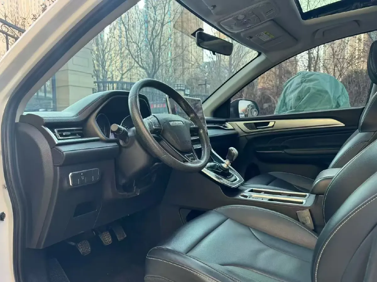 2022 ChangAn Oshan X7 Plus 1.5T 170HP L4 6MT,autocango,china used car exporter,china ev exporter,chinese used car exporter,chinese used ev exporter