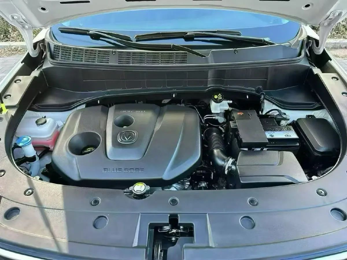 2021 ChangAn CS35 Plus 1.6L 128HP L4 5MT,autocango,china used car exporter,china ev exporter,chinese used car exporter,chinese used ev exporter