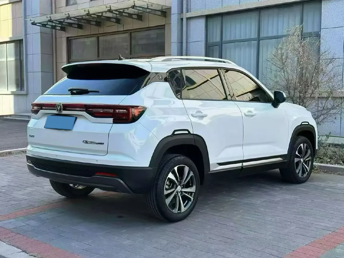 2021 ChangAn CS35 Plus 1.6L 128HP L4 5MT,autocango,china used car exporter,china ev exporter,chinese used car exporter,chinese used ev exporter