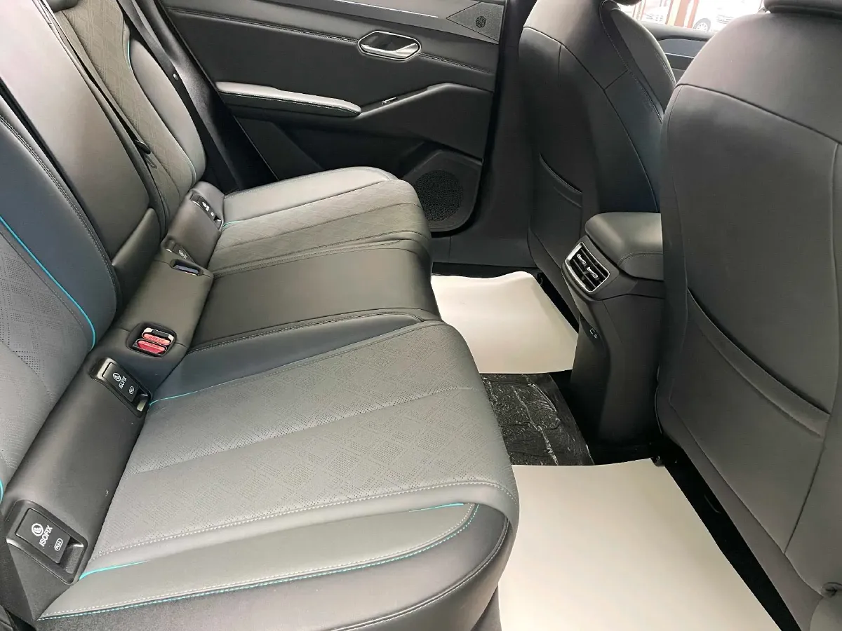 2025 BYD QinL BEV,autocango,china used car exporter,china ev exporter,chinese used car exporter,chinese used ev exporter