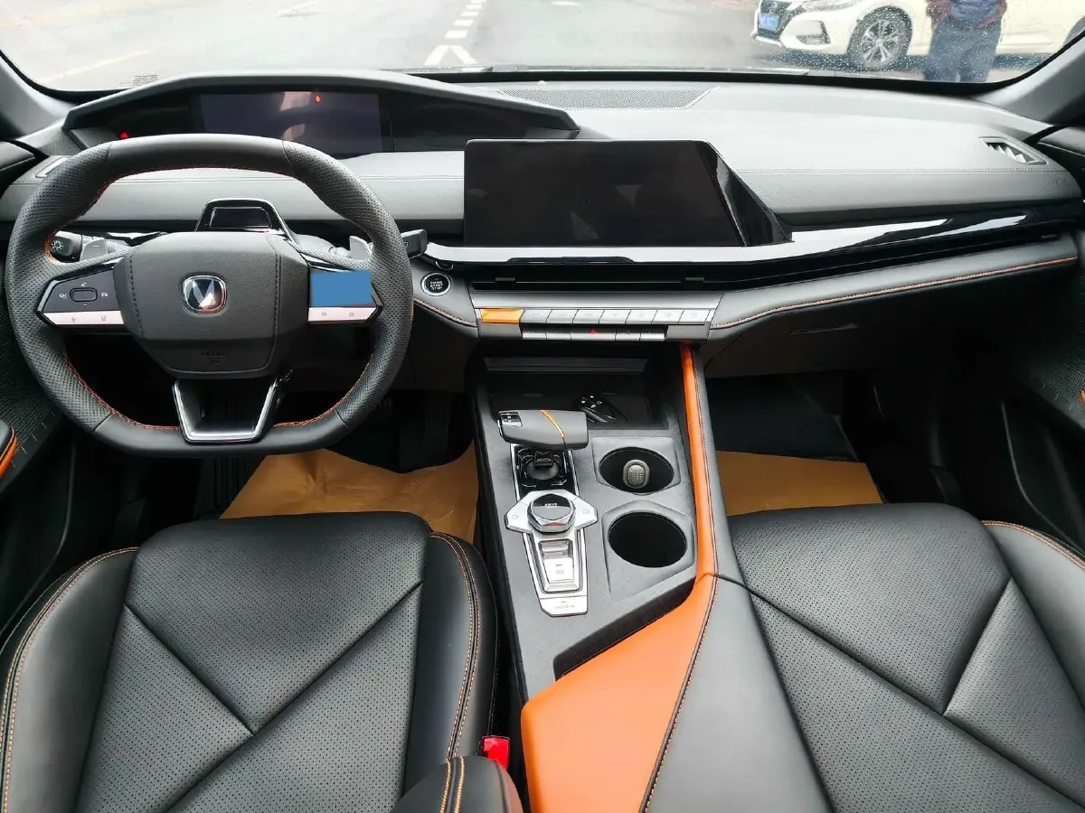 2022 ChangAn UNI-V 1.5T 188HP L4 7DCT,autocango,china used car exporter,china ev exporter,chinese used car exporter,chinese used ev exporter