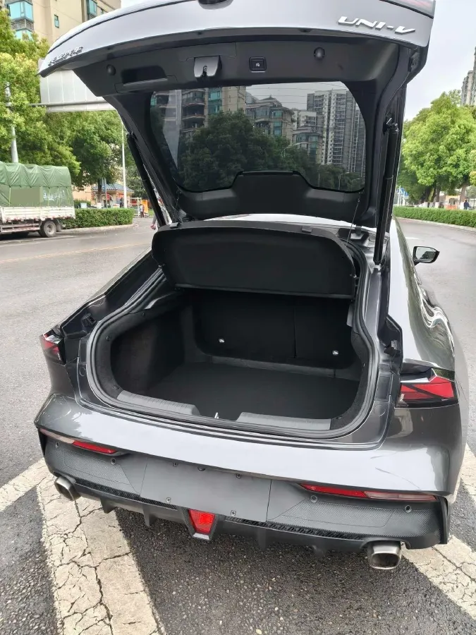 2022 ChangAn UNI-V 1.5T 188HP L4 7DCT,autocango,china used car exporter,china ev exporter,chinese used car exporter,chinese used ev exporter