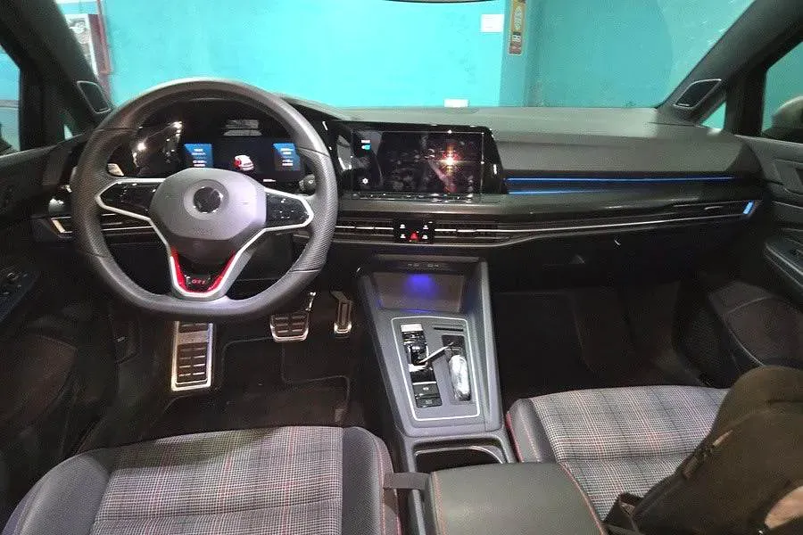 2023 Volkswagen GolfGTI 2.0T 220HP L4 7DCT,autocango,china used car exporter,china ev exporter,chinese used car exporter,chinese used ev exporter