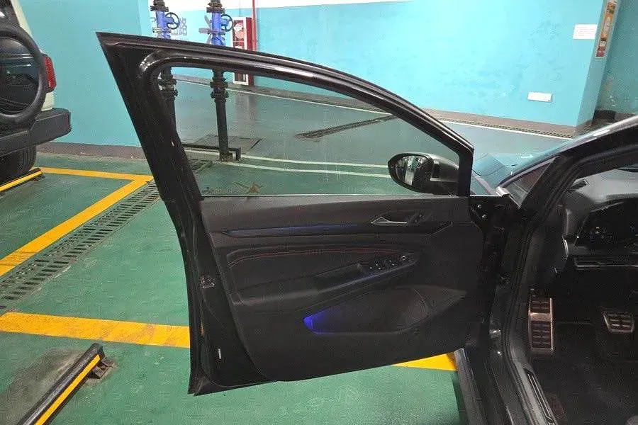 2023 Volkswagen GolfGTI 2.0T 220HP L4 7DCT,autocango,china used car exporter,china ev exporter,chinese used car exporter,chinese used ev exporter