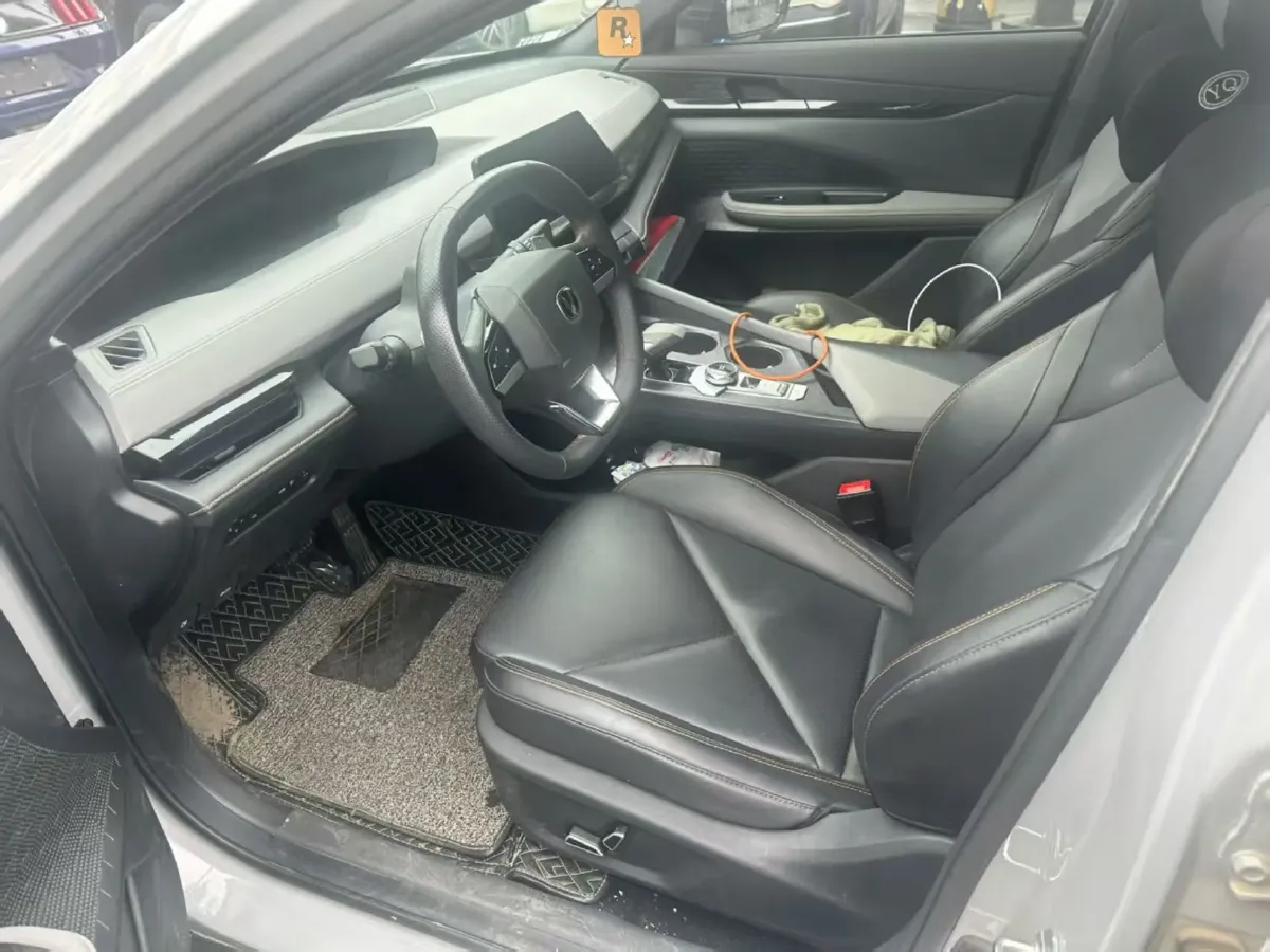 2022 ChangAn UNI-V 1.5T 188HP L4 7DCT,autocango,china used car exporter,china ev exporter,chinese used car exporter,chinese used ev exporter