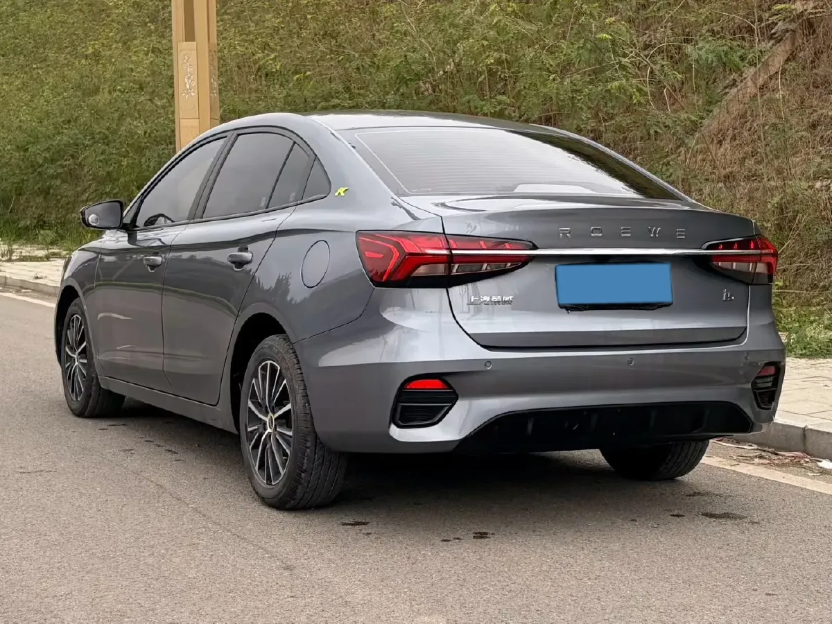 2021 Roewe i5 1.5L 120HP L4 5MT,autocango,china used car exporter,china ev exporter,chinese used car exporter,chinese used ev exporter