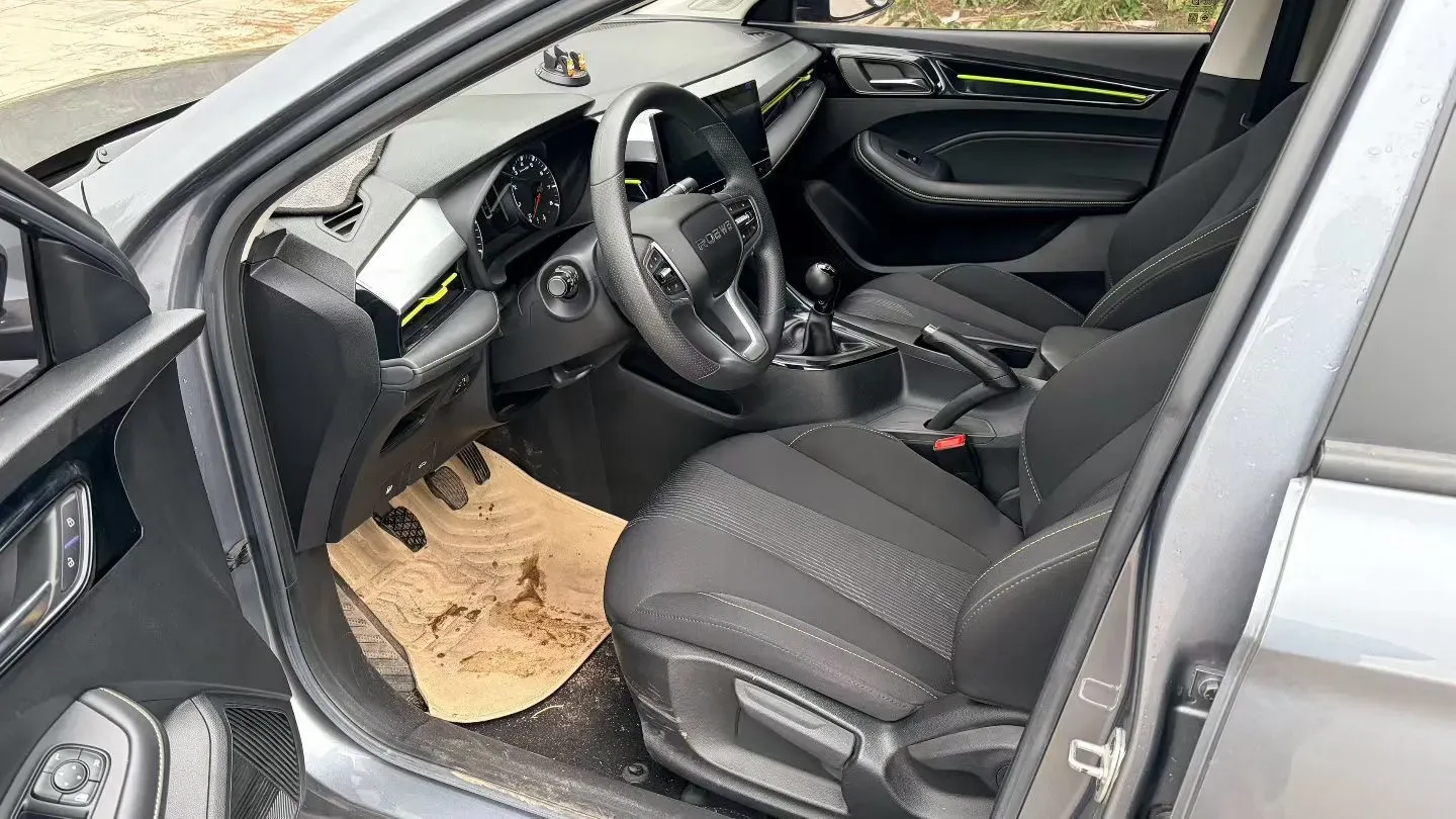 2021 Roewe i5 1.5L 120HP L4 5MT,autocango,china used car exporter,china ev exporter,chinese used car exporter,chinese used ev exporter