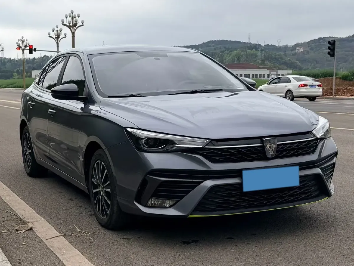 2021 Roewe i5 1.5L 120HP L4 5MT,autocango,china used car exporter,china ev exporter,chinese used car exporter,chinese used ev exporter