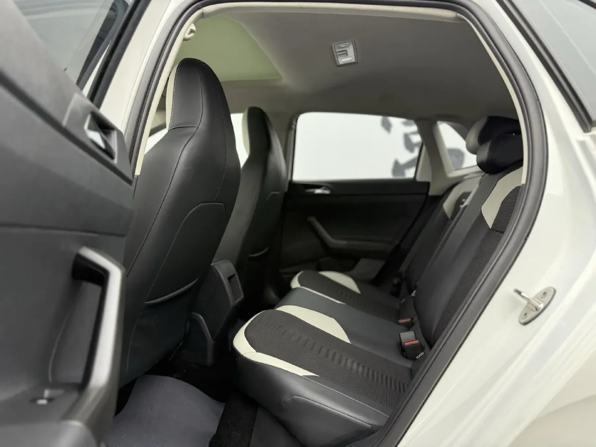 2021 Haval H6 1.5T 169HP L4 7DCT,autocango,china used car exporter,china ev exporter,chinese used car exporter,chinese used ev exporter