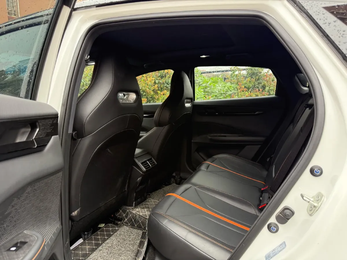 2024 ChangAn UNI-V 1.5T 188HP L4 7DCT,autocango,china used car exporter,china ev exporter,chinese used car exporter,chinese used ev exporter