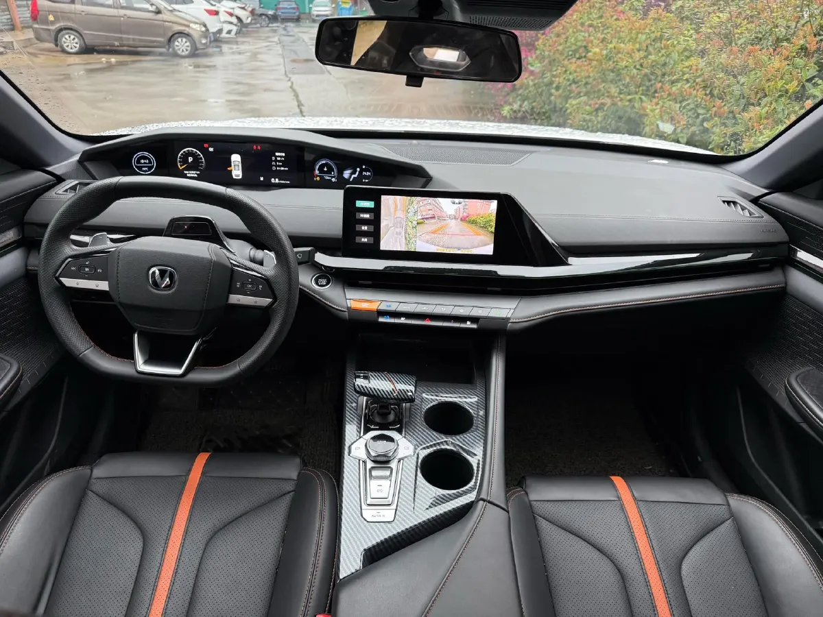 2024 ChangAn UNI-V 1.5T 188HP L4 7DCT,autocango,china used car exporter,china ev exporter,chinese used car exporter,chinese used ev exporter