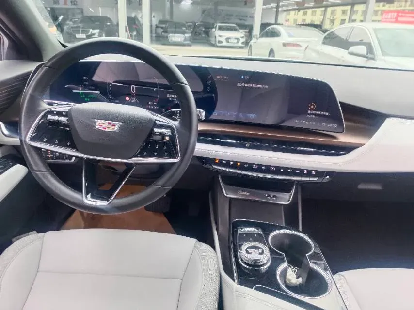 2023 Cadillac GT4 1.5T 211HP L4 9AT,autocango,china used car exporter,china ev exporter,chinese used car exporter,chinese used ev exporter