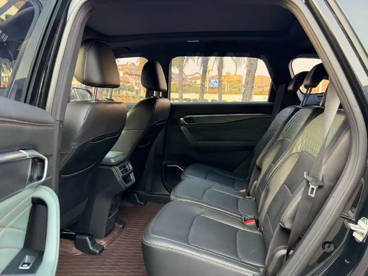 2024 Geely Okavango L 2.0T 218HP L4 7DCT,autocango,china used car exporter,china ev exporter,chinese used car exporter,chinese used ev exporter