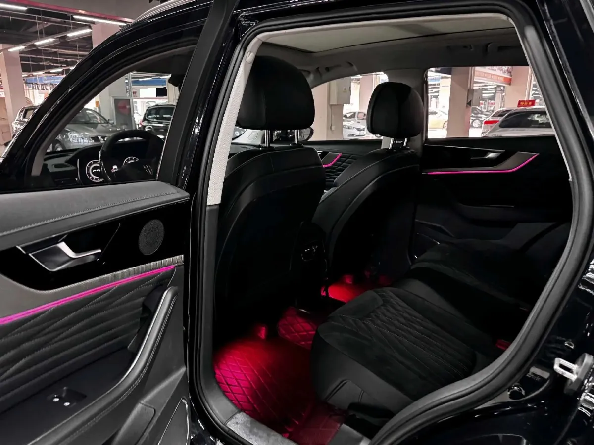 2022 HongQi HS5 2.0T 224HP L4 6AT,autocango,china used car exporter,china ev exporter,chinese used car exporter,chinese used ev exporter