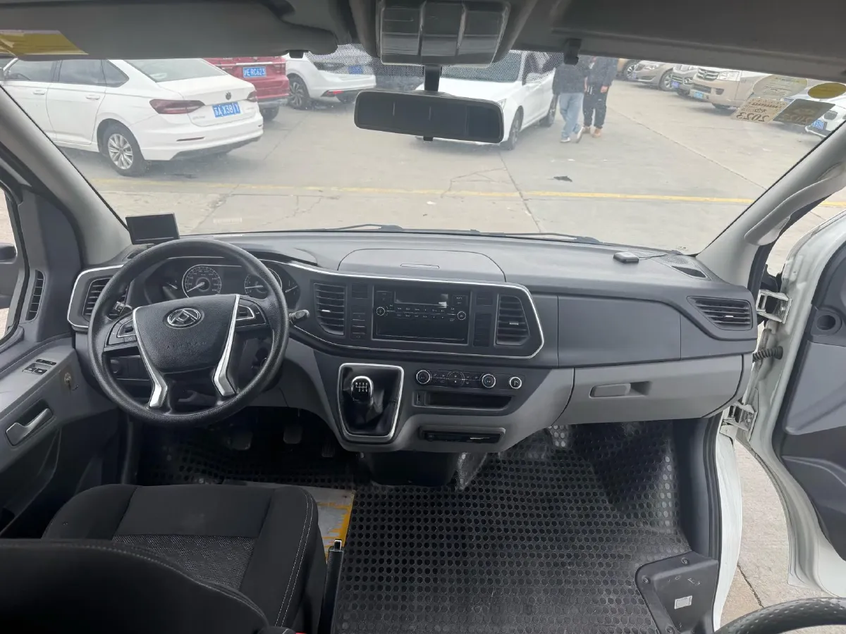 2021 MAXUS XinTu V80 2.0T 139HP L4 6MT,autocango,china used car exporter,china ev exporter,chinese used car exporter,chinese used ev exporter