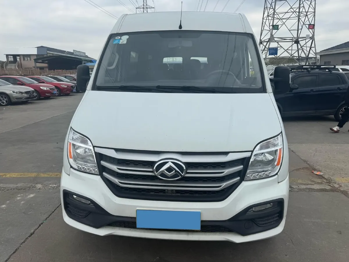 2021 MAXUS XinTu V80 2.0T 139HP L4 6MT,autocango,china used car exporter,china ev exporter,chinese used car exporter,chinese used ev exporter
