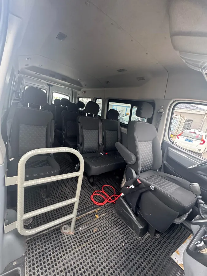 2021 MAXUS XinTu V80 2.0T 139HP L4 6MT,autocango,china used car exporter,china ev exporter,chinese used car exporter,chinese used ev exporter