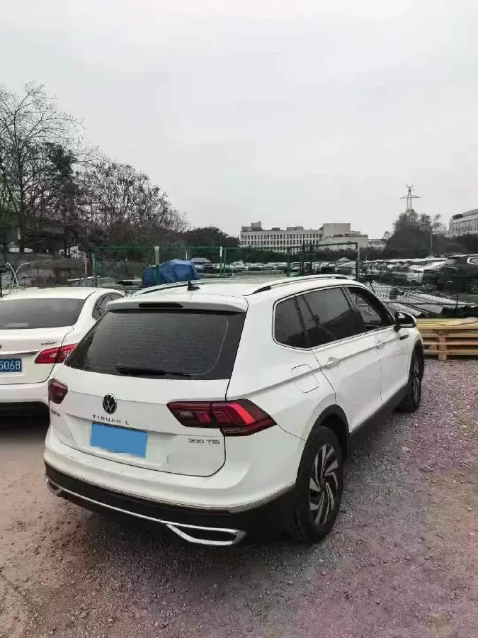 2023 Volkswagen Tiguan L 1.5T 160HP L4 7DCT,autocango,china used car exporter,china ev exporter,chinese used car exporter,chinese used ev exporter
