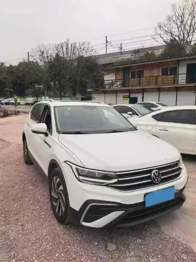 2023 Volkswagen Tiguan L 1.5T 160HP L4 7DCT,autocango,china used car exporter,china ev exporter,chinese used car exporter,chinese used ev exporter