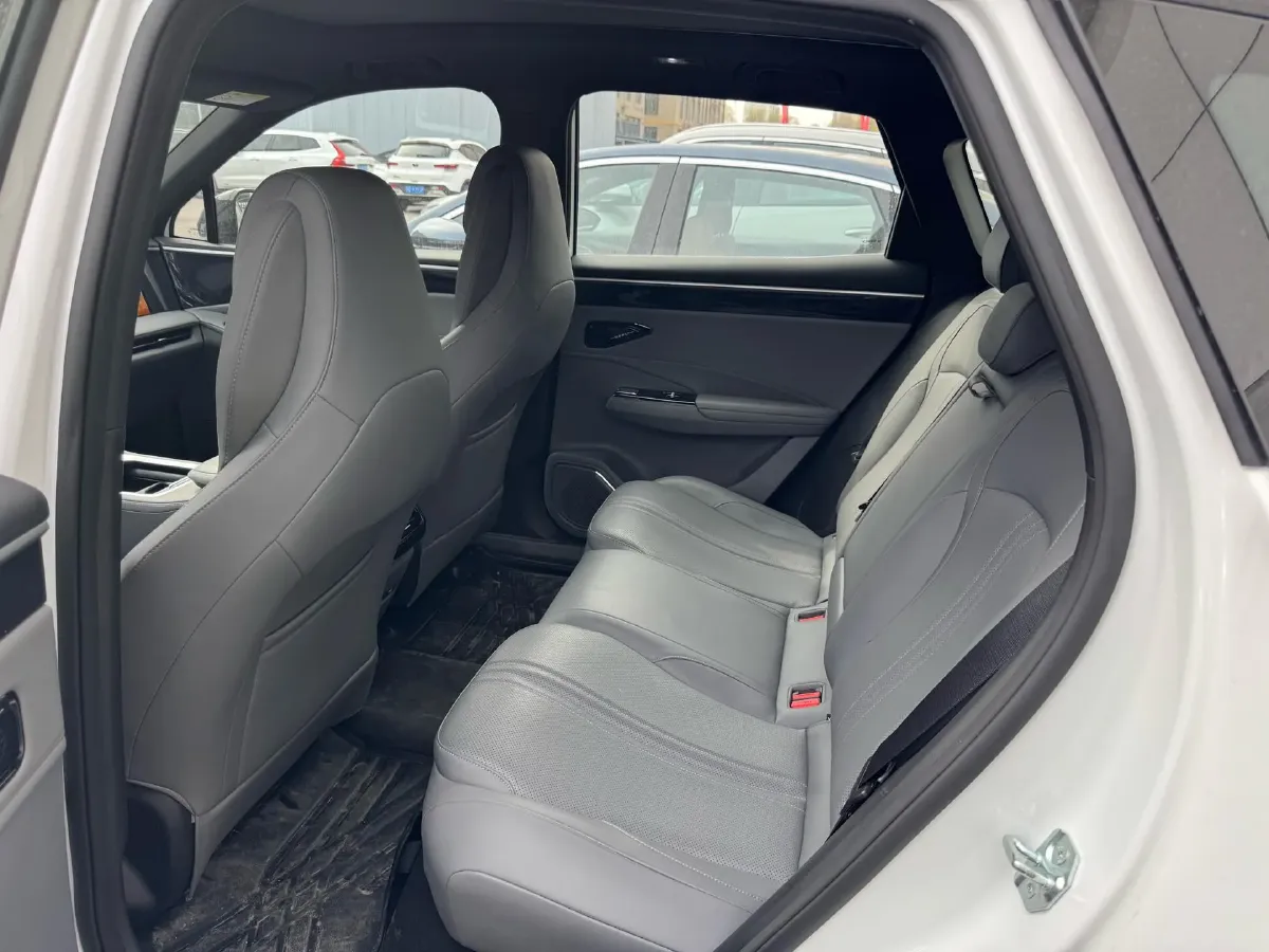 2025 Geely Galaxy L7 1.5L 112HP L4 1DHT PHEV 18.4KWH,autocango,china used car exporter,china ev exporter,chinese used car exporter,chinese used ev exporter