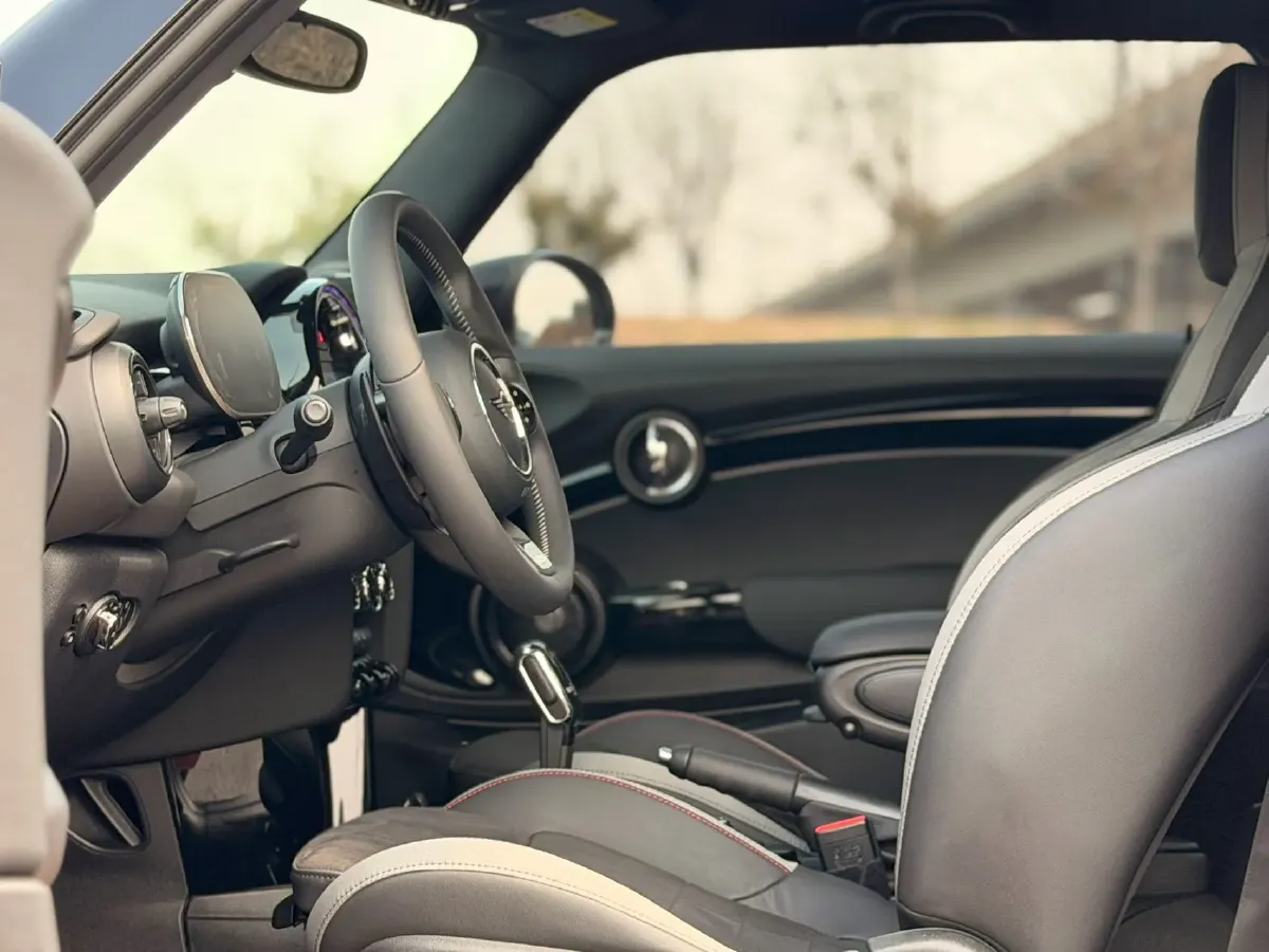 2022 MINI MINI 2.0T 192HP L4 7DCT,autocango,china used car exporter,china ev exporter,chinese used car exporter,chinese used ev exporter