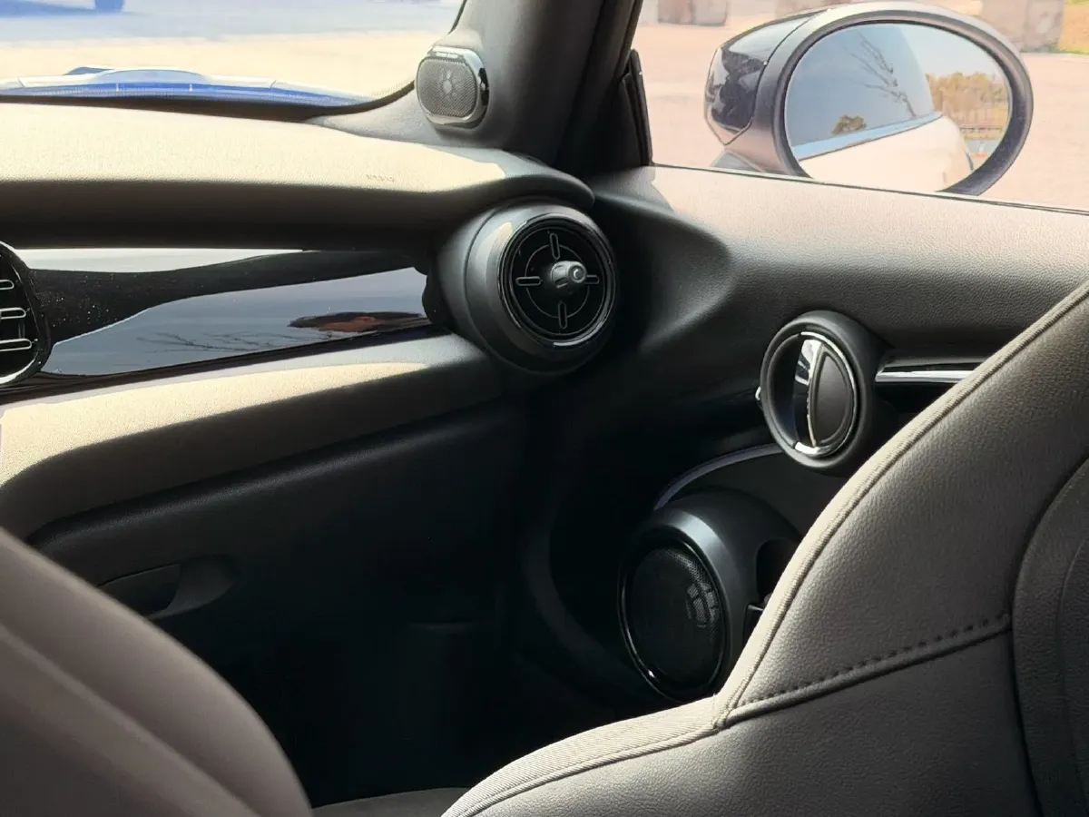 2022 MINI MINI 2.0T 192HP L4 7DCT,autocango,china used car exporter,china ev exporter,chinese used car exporter,chinese used ev exporter