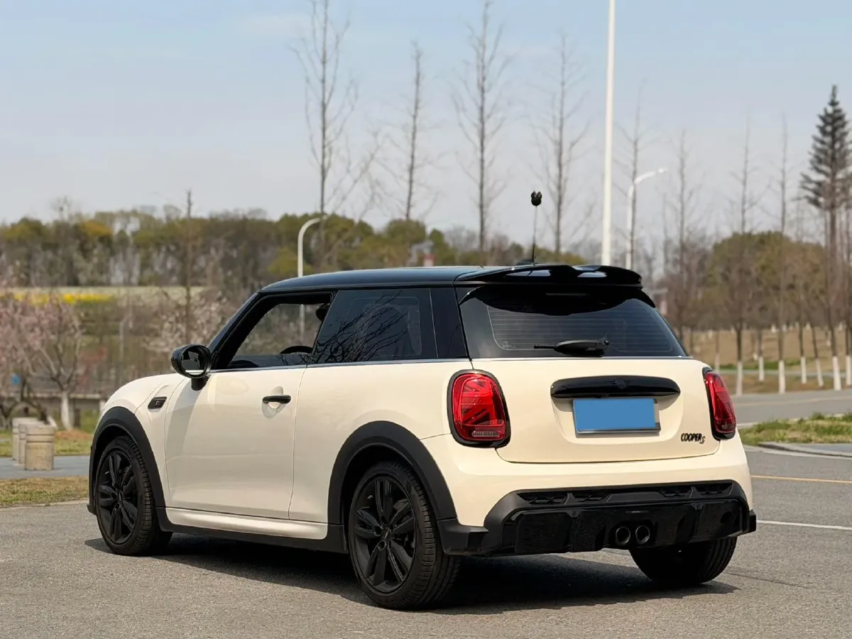 2022 MINI MINI 2.0T 192HP L4 7DCT,autocango,china used car exporter,china ev exporter,chinese used car exporter,chinese used ev exporter