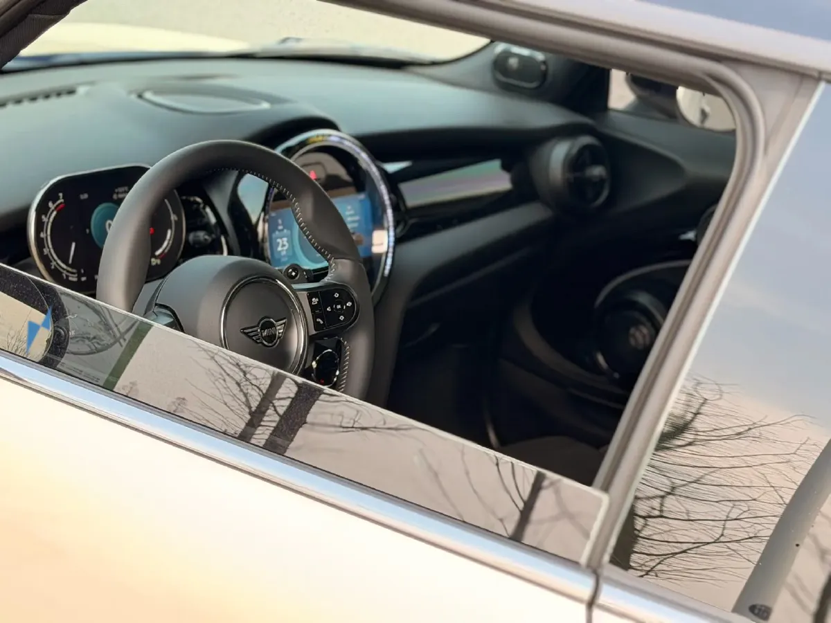 2022 MINI MINI 2.0T 192HP L4 7DCT,autocango,china used car exporter,china ev exporter,chinese used car exporter,chinese used ev exporter