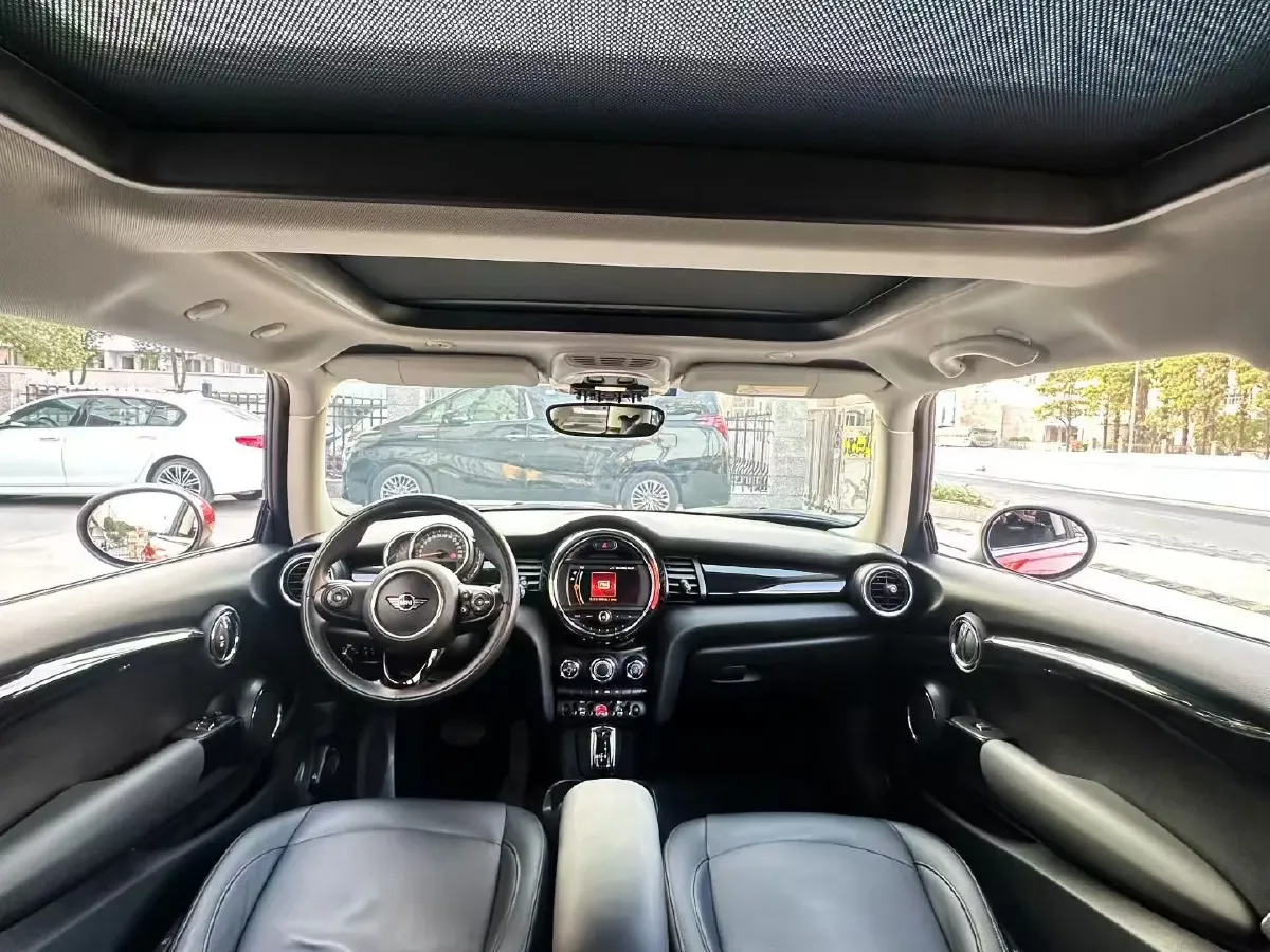 2020 MINI MINI 1.5T 102HP L3 7DCT,autocango,china used car exporter,china ev exporter,chinese used car exporter,chinese used ev exporter