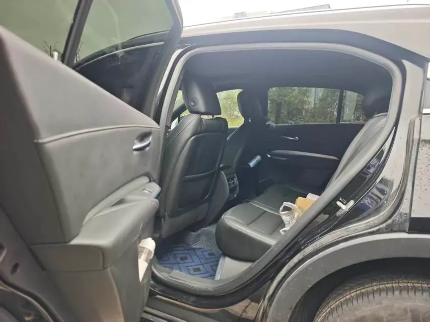 2021 Cadillac XT4 2.0T 237HP L4 9AT,autocango,china used car exporter,china ev exporter,chinese used car exporter,chinese used ev exporter