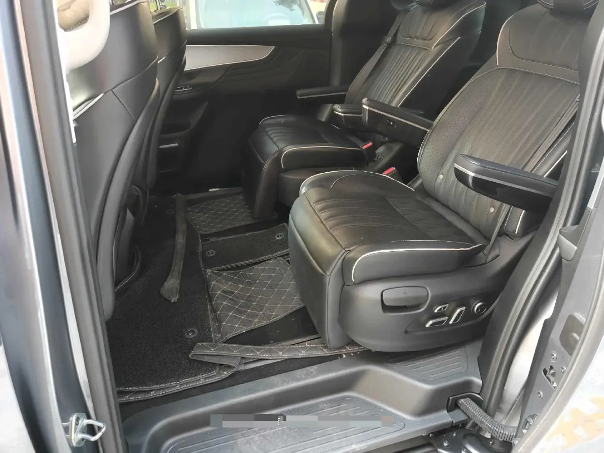 2022 Roewe iMAX8 2.0T 234HP L4 8AT,autocango,china used car exporter,china ev exporter,chinese used car exporter,chinese used ev exporter