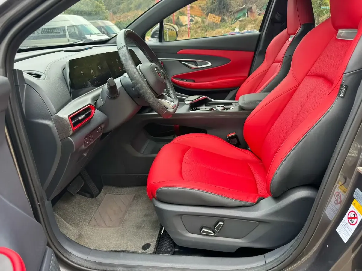 2021 ChangAn UNI-T 1.5T 180HP L4 7DCT,autocango,china used car exporter,china ev exporter,chinese used car exporter,chinese used ev exporter