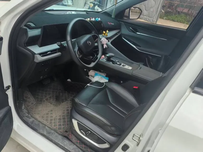 2022 ChangAn CS75 Plus 2.0T 233HP L4 8AT,autocango,china used car exporter,china ev exporter,chinese used car exporter,chinese used ev exporter