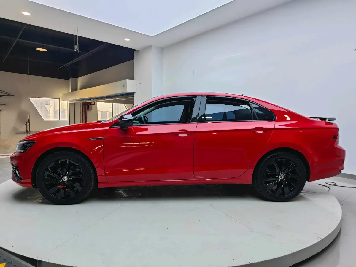 2021 Volkswagen T-Roc 1.4T 150HP L4 7DCT,autocango,china used car exporter,china ev exporter,chinese used car exporter,chinese used ev exporter