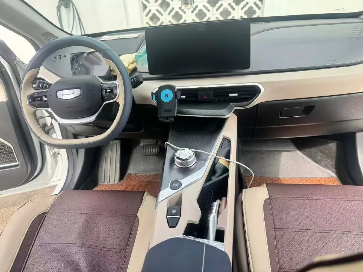 2022 Geely Emgrand L HiP 1.5T 181HP L4 3DHT PHEV 15.5KWH,autocango,china used car exporter,china ev exporter,chinese used car exporter,chinese used ev exporter