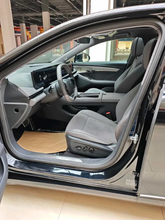 2024 Voyah ZhuiGuang 1.5T 136HP L4 PHEV 43KWH,autocango,china used car exporter,china ev exporter,chinese used car exporter,chinese used ev exporter