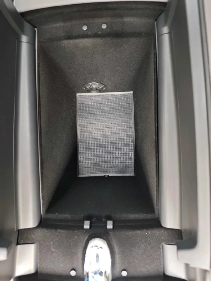 2024 Voyah ZhuiGuang 1.5T 136HP L4 PHEV 43KWH,autocango,china used car exporter,china ev exporter,chinese used car exporter,chinese used ev exporter